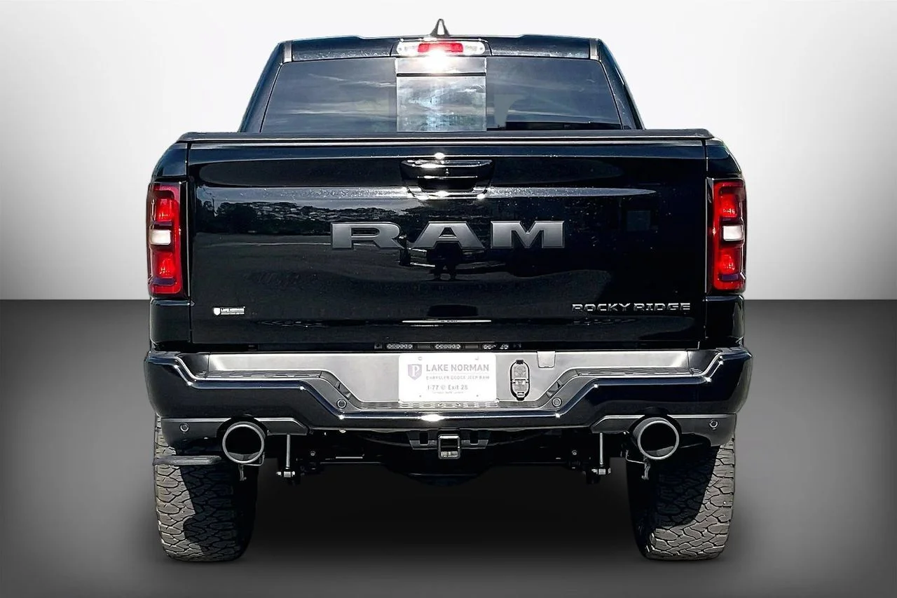 New 2026 Diamond Black Crystal Pearlcoat RAM Big Horn/Lone Star image 7