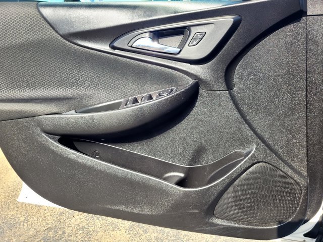 Used 2025 White Chevrolet LT image 14
