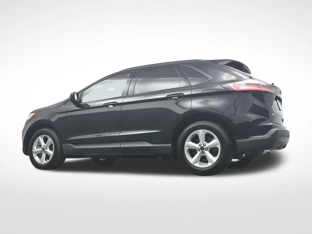 Used 2023 Black Metallic Ford SE image 46