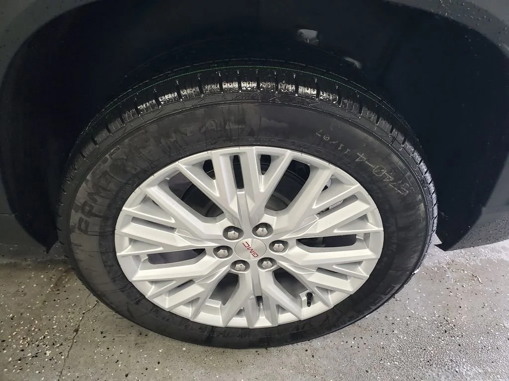 New 2026 Summit White GMC Elevation image 31