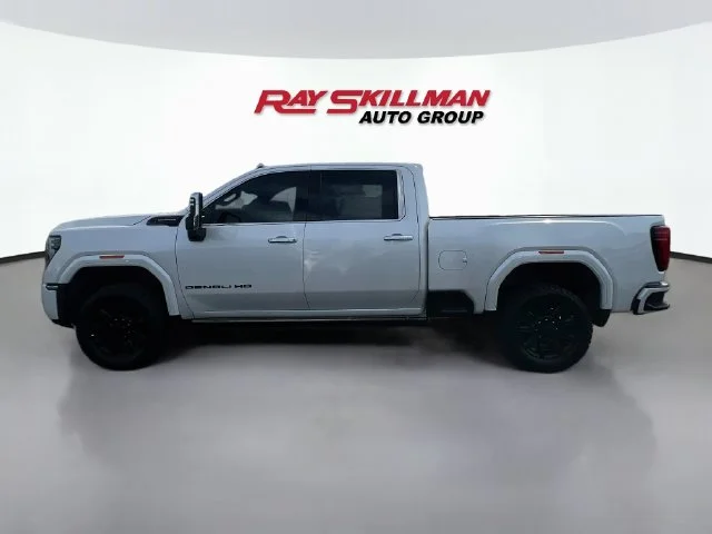 Used 2024 White GMC Denali Ultimate image 4