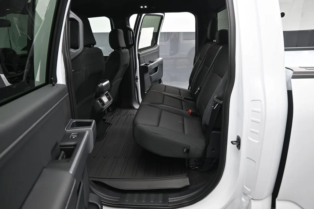 New 2026 Oxford White Ford XLT image 19