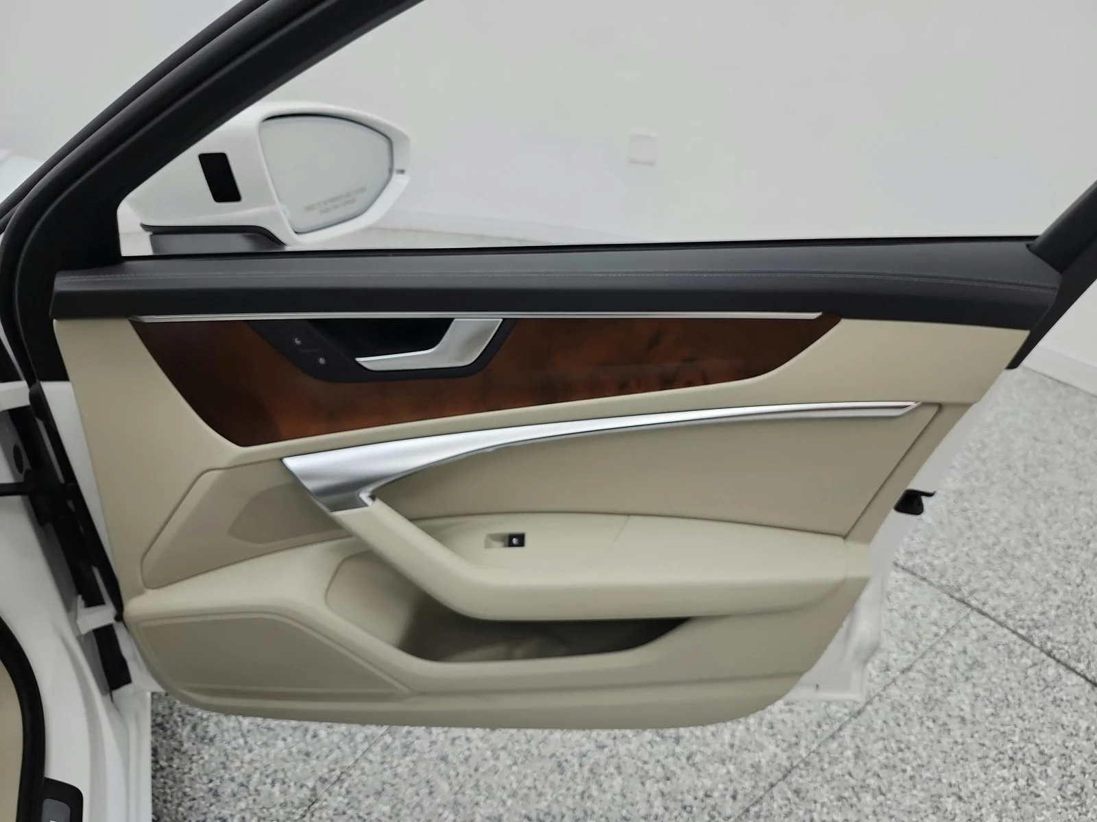 Used 2023 Ibis White Audi Premium image 21