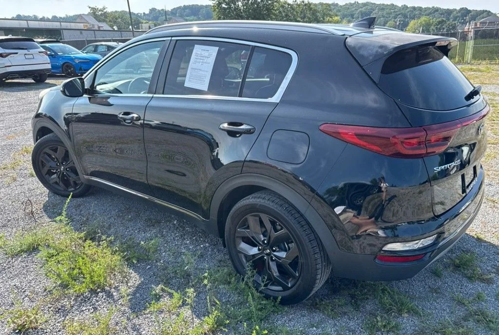 Used 2020 Red Kia S image 4