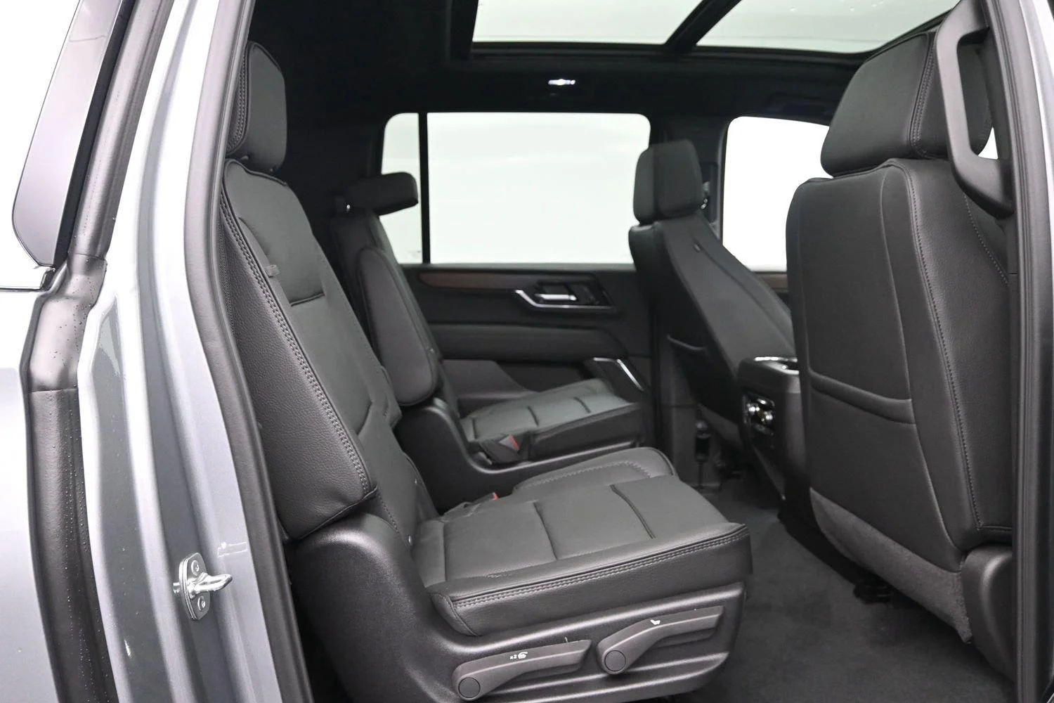 2026 GMC Yukon XL Denali - Photo 15