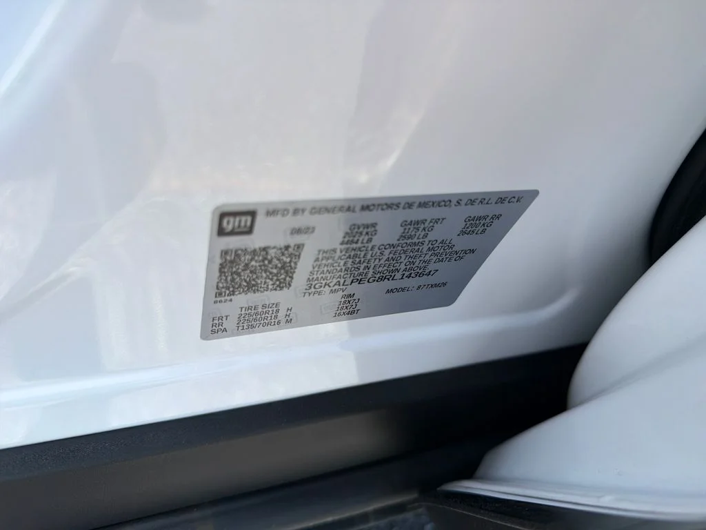 Certified Used 2024 White GMC SLT image 31