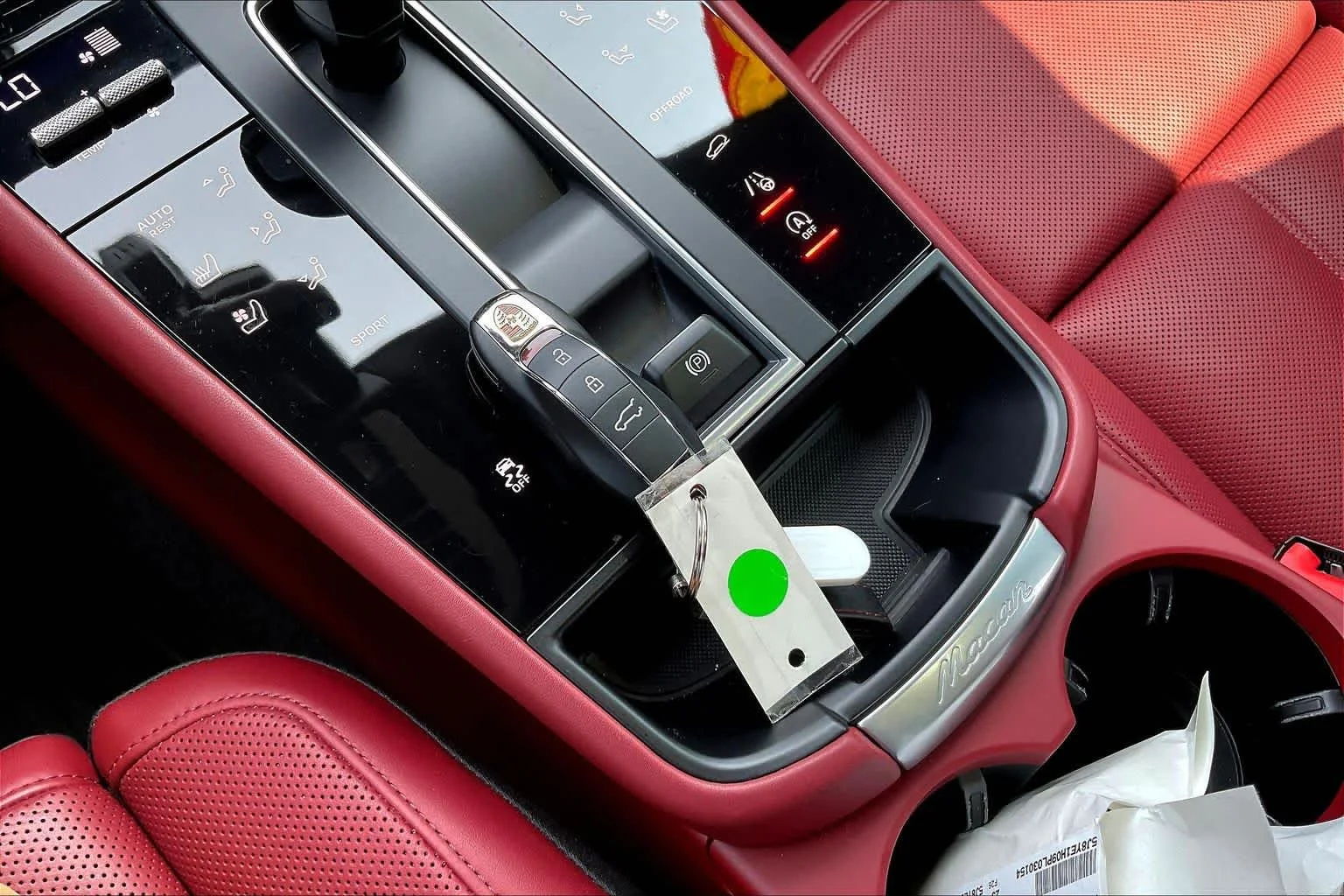 Used 2023  Porsche T image 15
