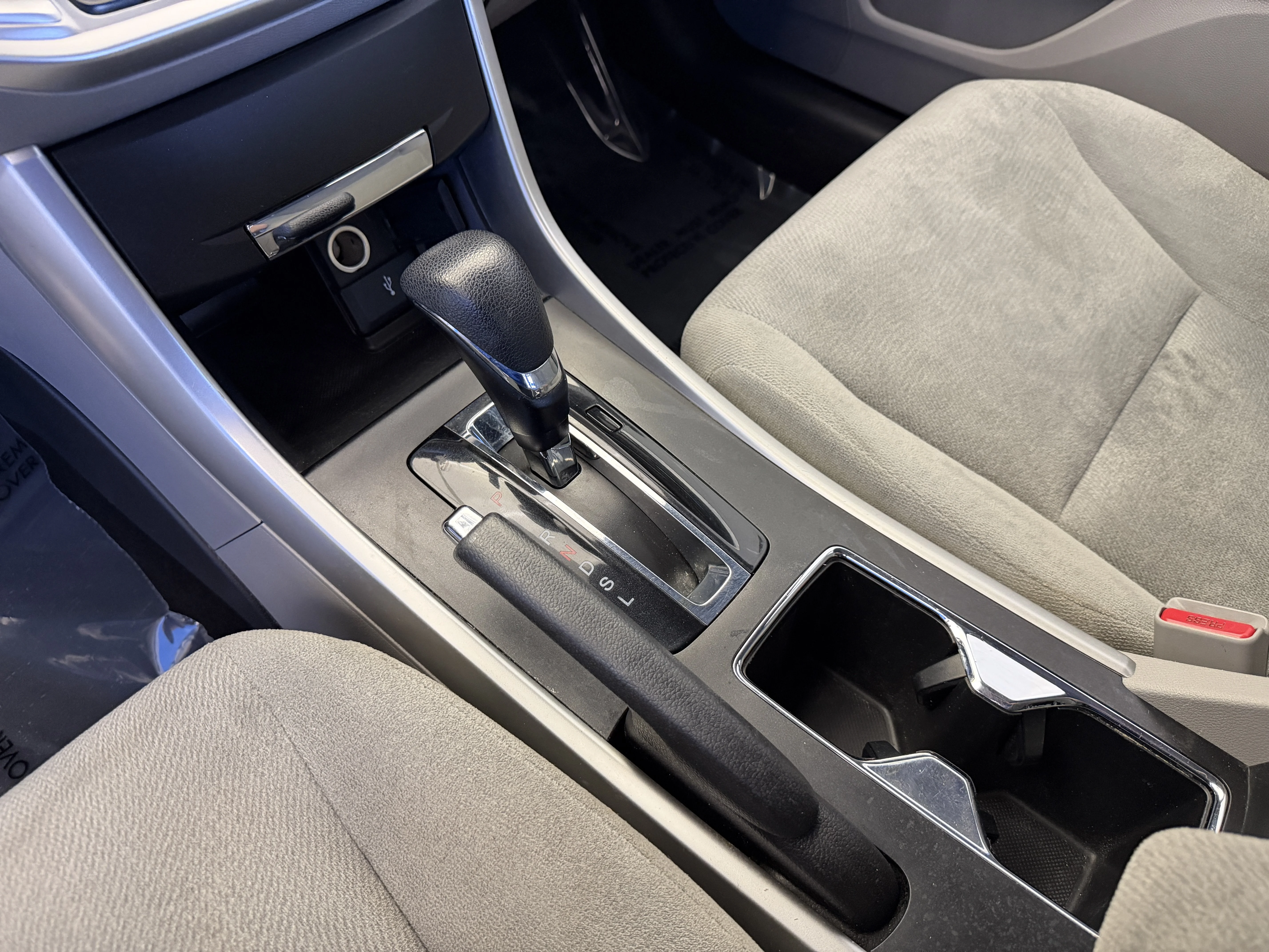 Used 2013 Obsidian Blue Pearl Honda LX image 20
