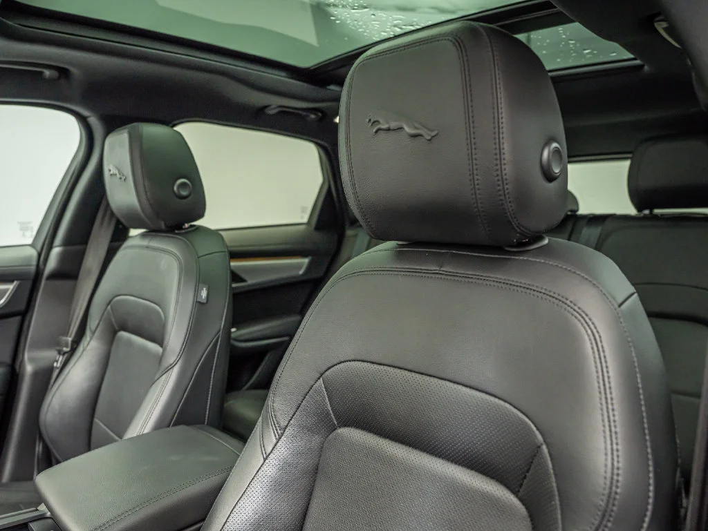 Used 2021 Santorini Black Metallic Jaguar P250 S image 31