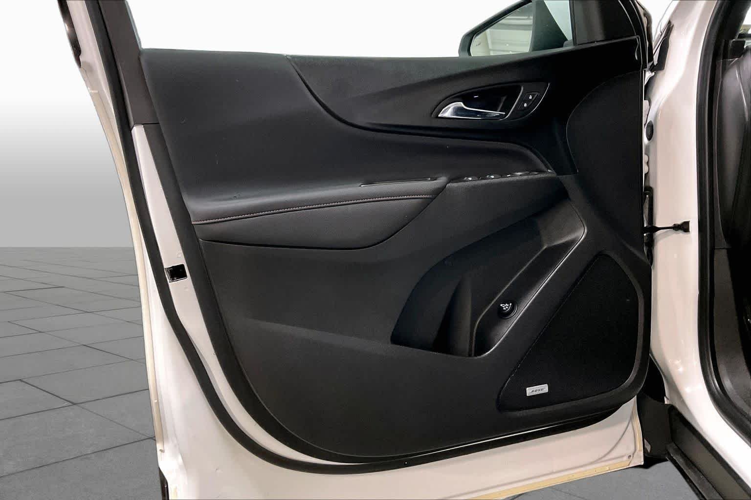 Used 2022 Summit White Chevrolet RS image 21