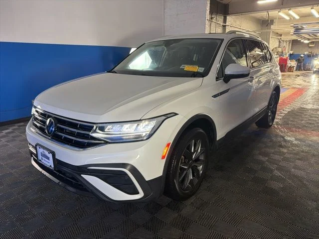 2023 Volkswagen Tiguan 2.0T SE 4Motion's photo