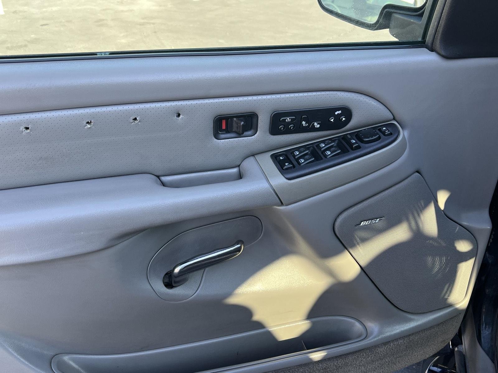 2004 Cadillac Escalade Base - Photo 30