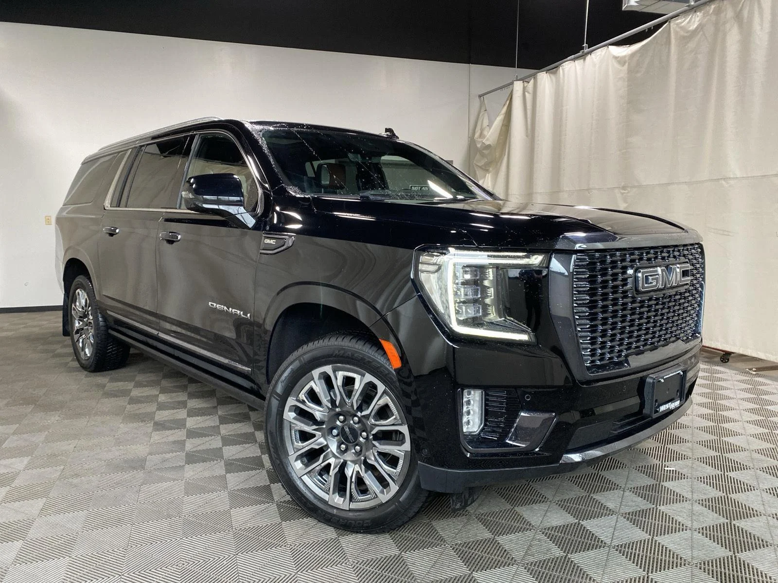 2023 GMC Yukon Denali Ultimate AWD's photo