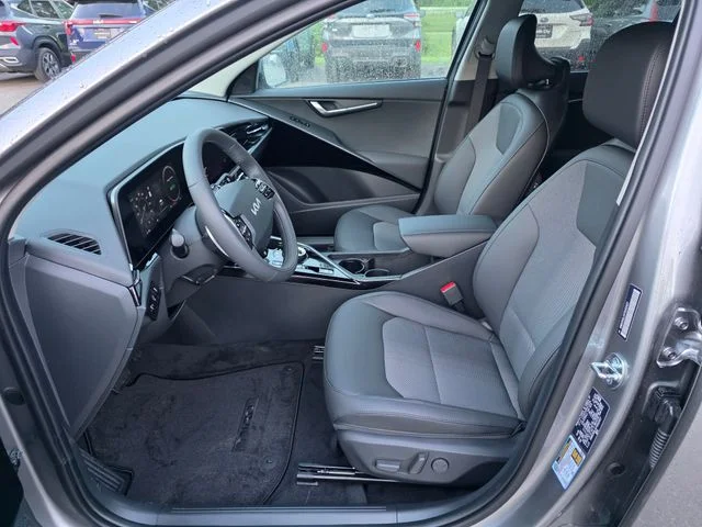 New 2026 Steel Gray Kia Wind image 15