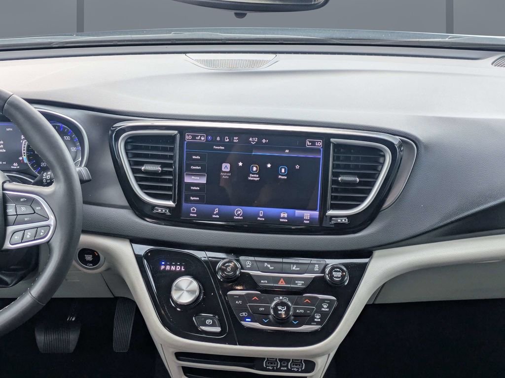 Used 2024 Silver Chrysler Touring L image 19