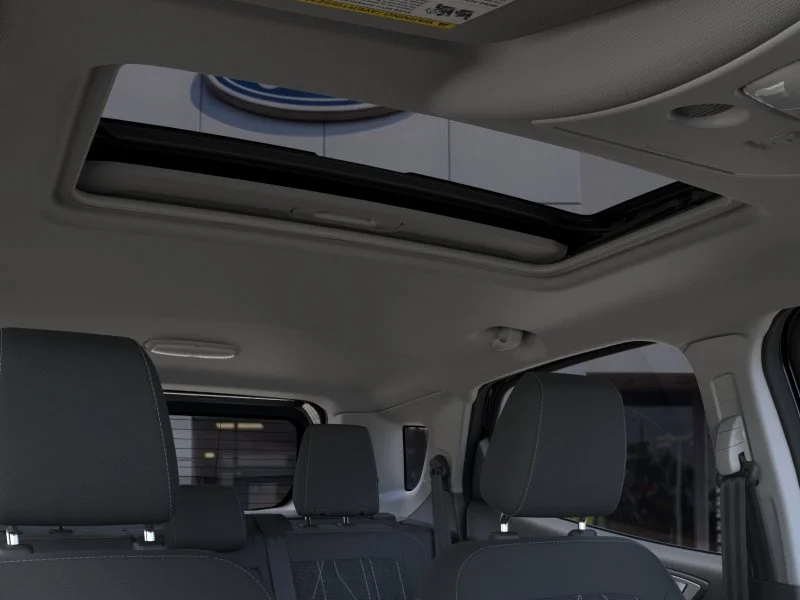 New 2021 Lightning Blue Metallic Ford SE image 22