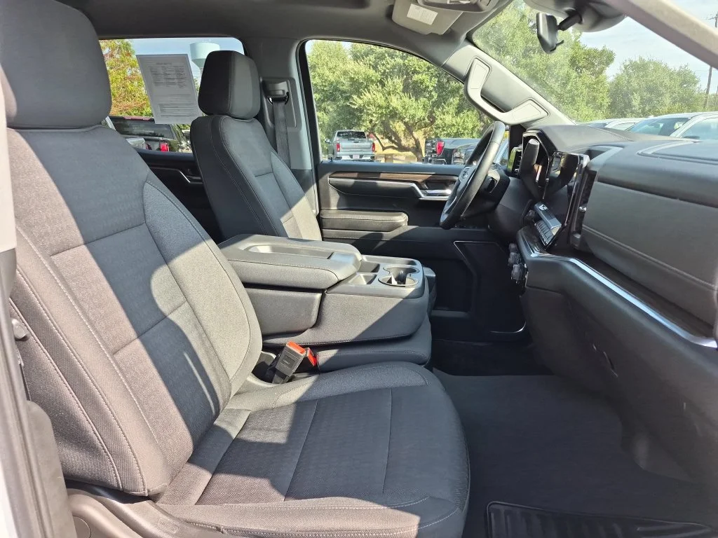 Used 2023 SUMMIT WHITE Chevrolet LT image 34