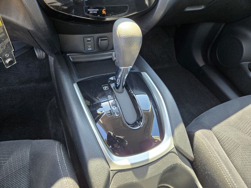 Used 2016 White Nissan S image 23