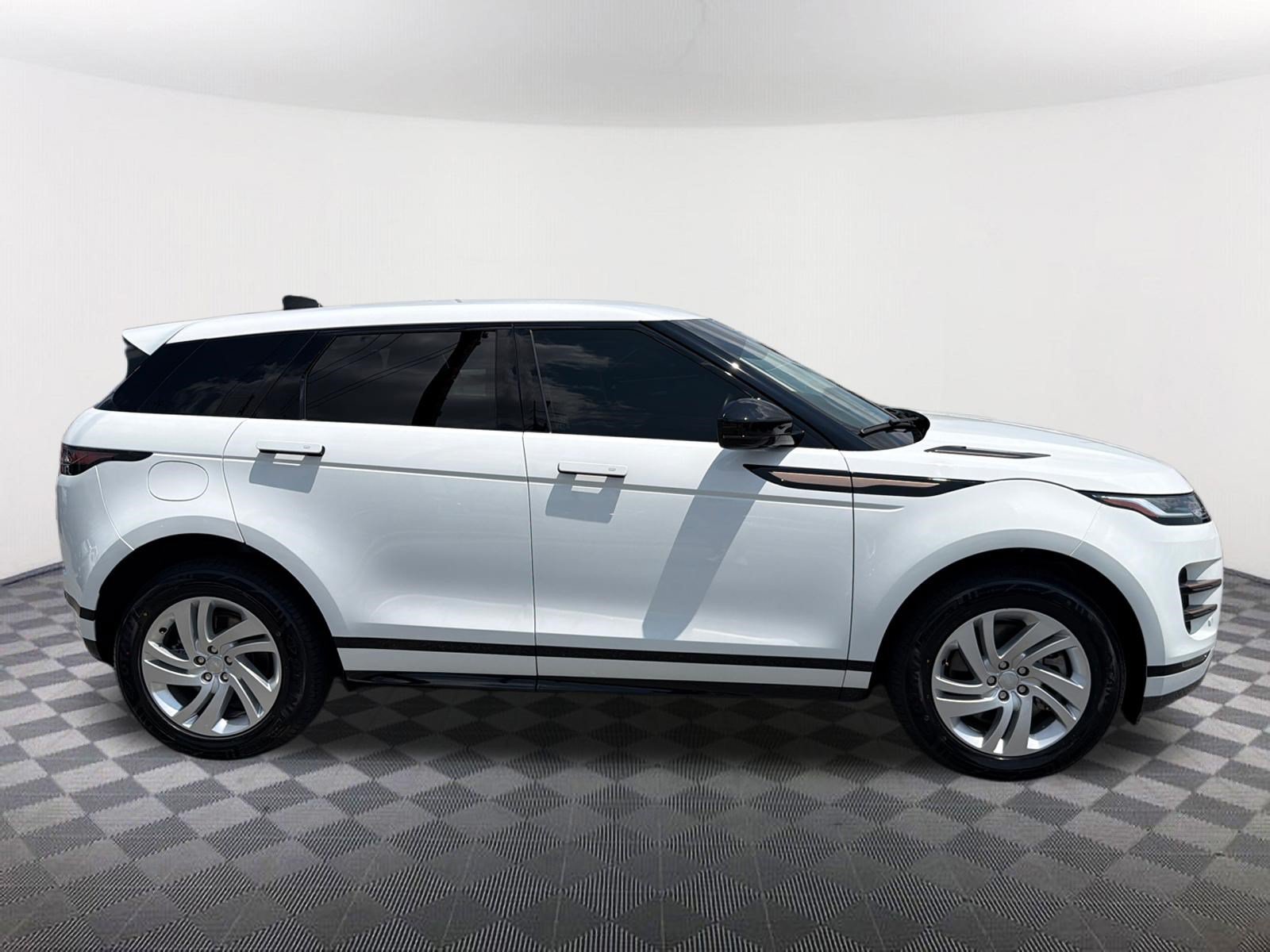 Used 2023 Fuji White Land Rover R-Dynamic S image 8