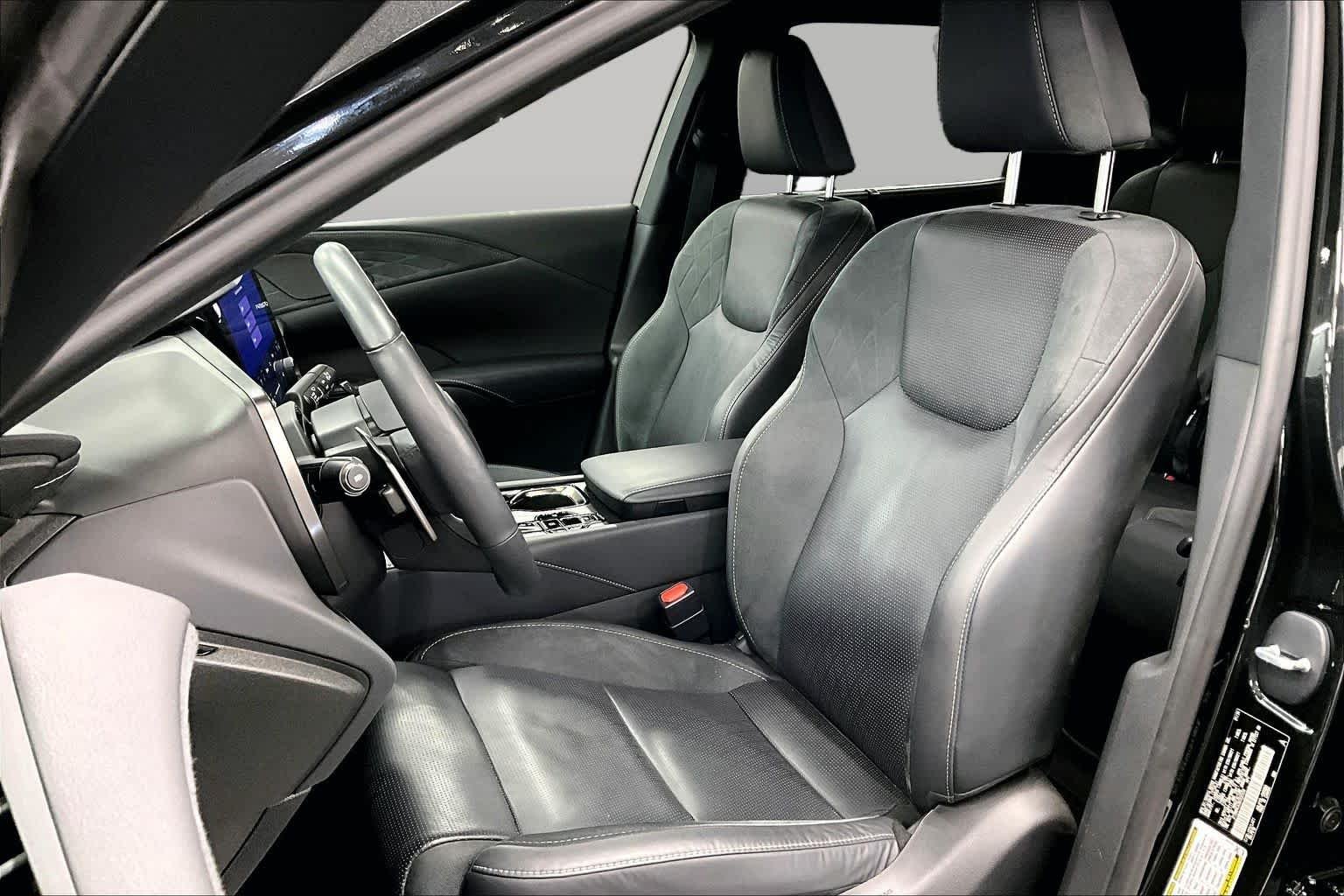 Certified Used 2024 Caviar Lexus Luxury image 8