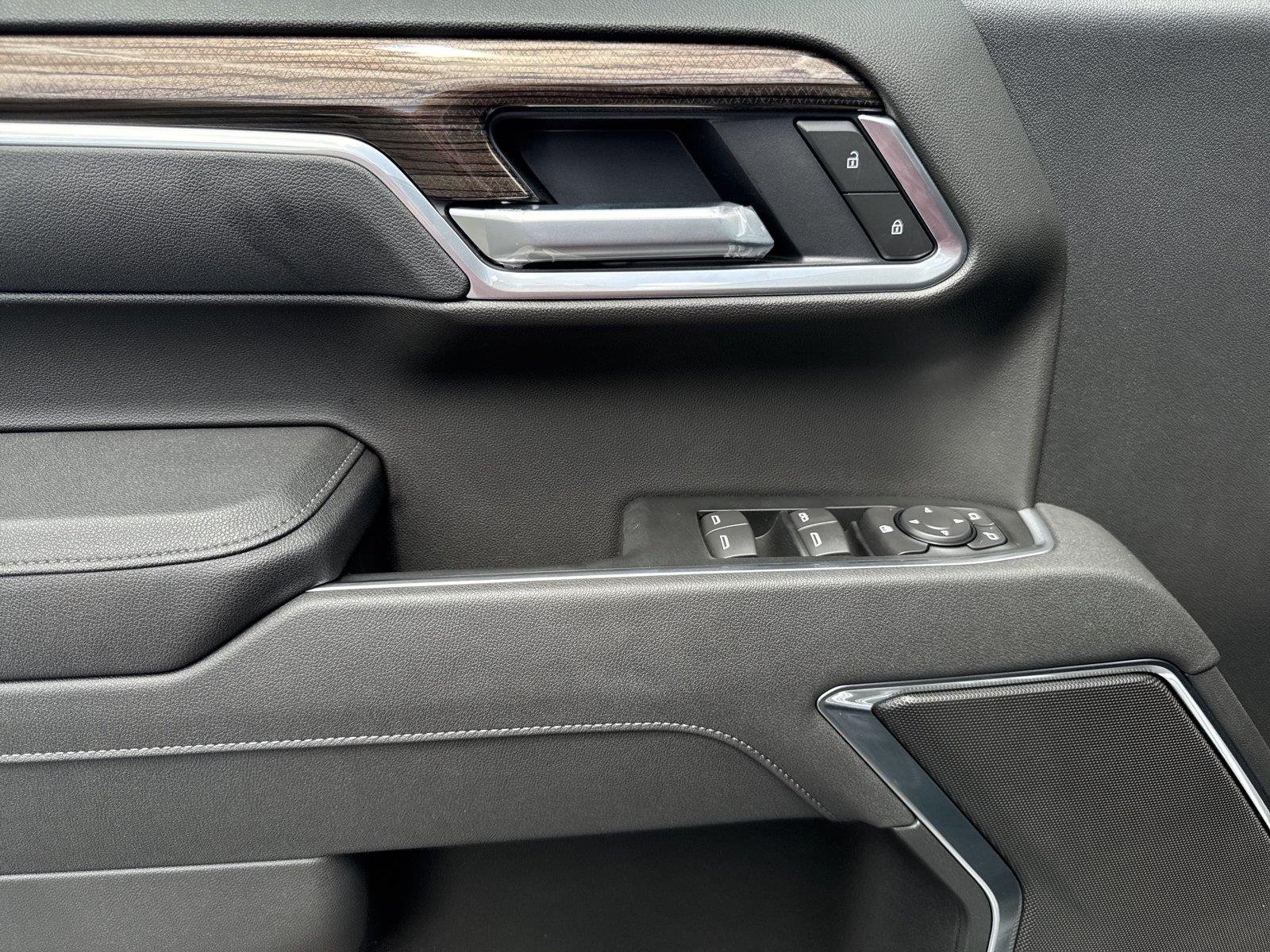 New 2026 Sterling Gray Metallic Chevrolet LT image 17