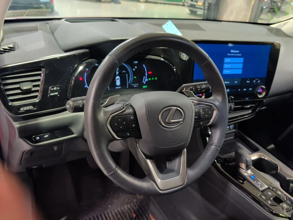 Used 2024 Red Lexus 350h Luxury image 4