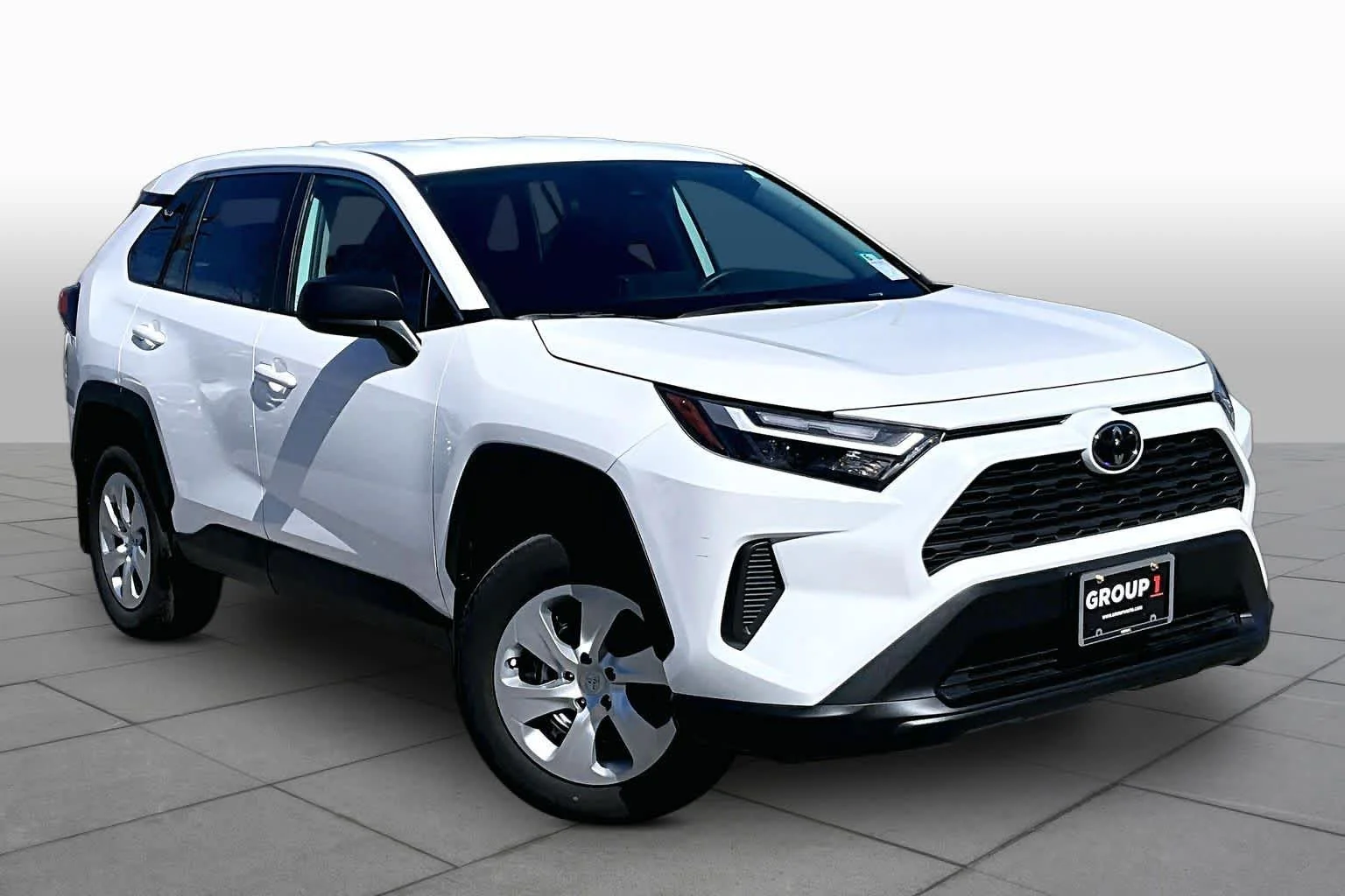 Used 2023 Ice Cap Toyota LE image 3