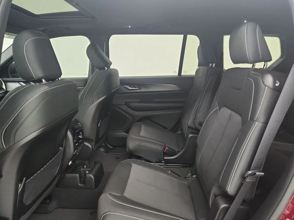 New 2026 Velvet Red Pearlcoat Jeep Laredo X image 29