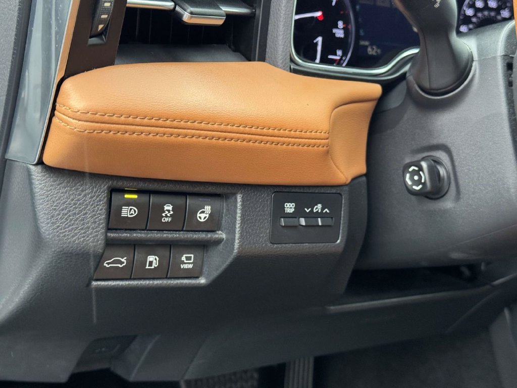 Certified Used 2019 Beige Toyota Limited image 10