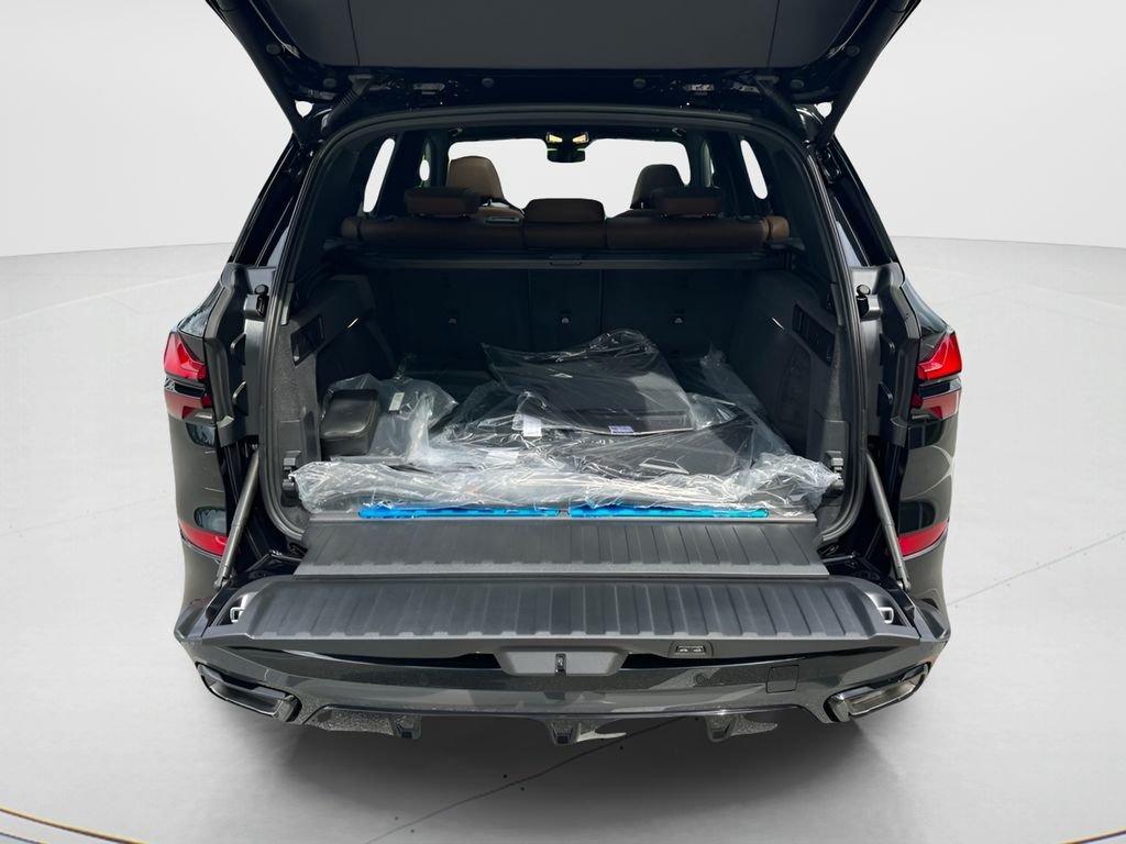 New 2026 Black Sapphire Metallic BMW xDrive50e image 23