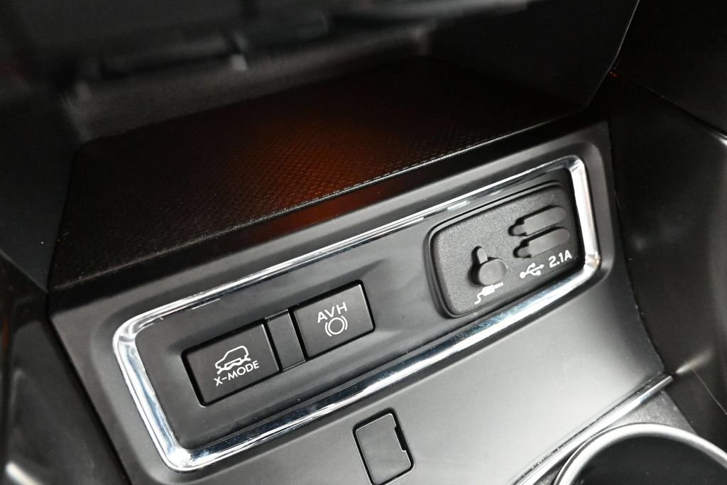 Used 2022 Gray Subaru Onyx Edition image 17