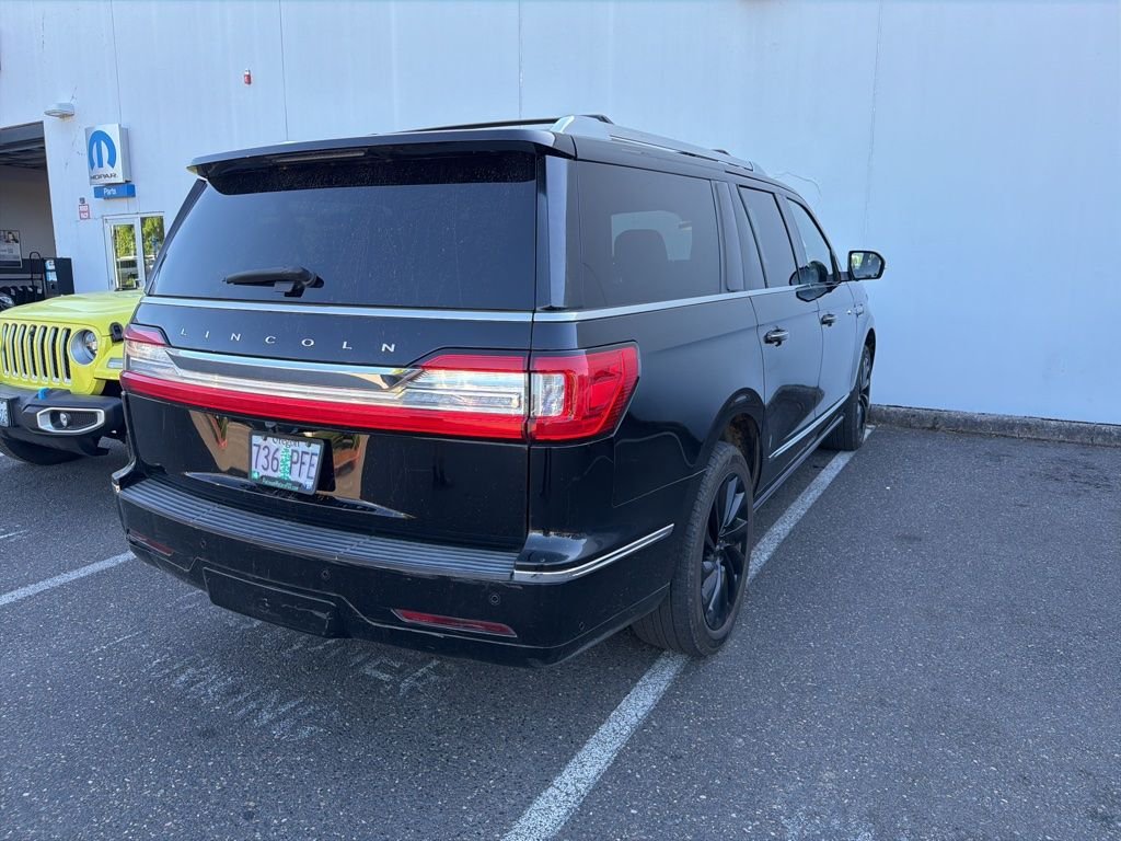 Used 2021 Black Lincoln Reserve image 4