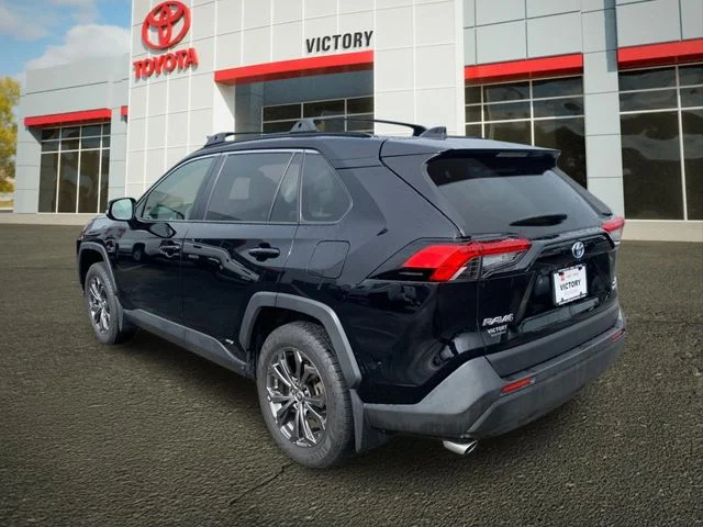 Used 2023 Black Toyota XLE Premium image 5