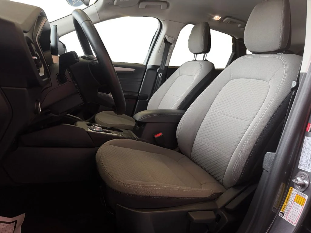Used 2022 Gray Ford SE image 26