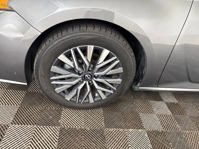 Used 2025 Gray Nissan 2.5 SV image 30