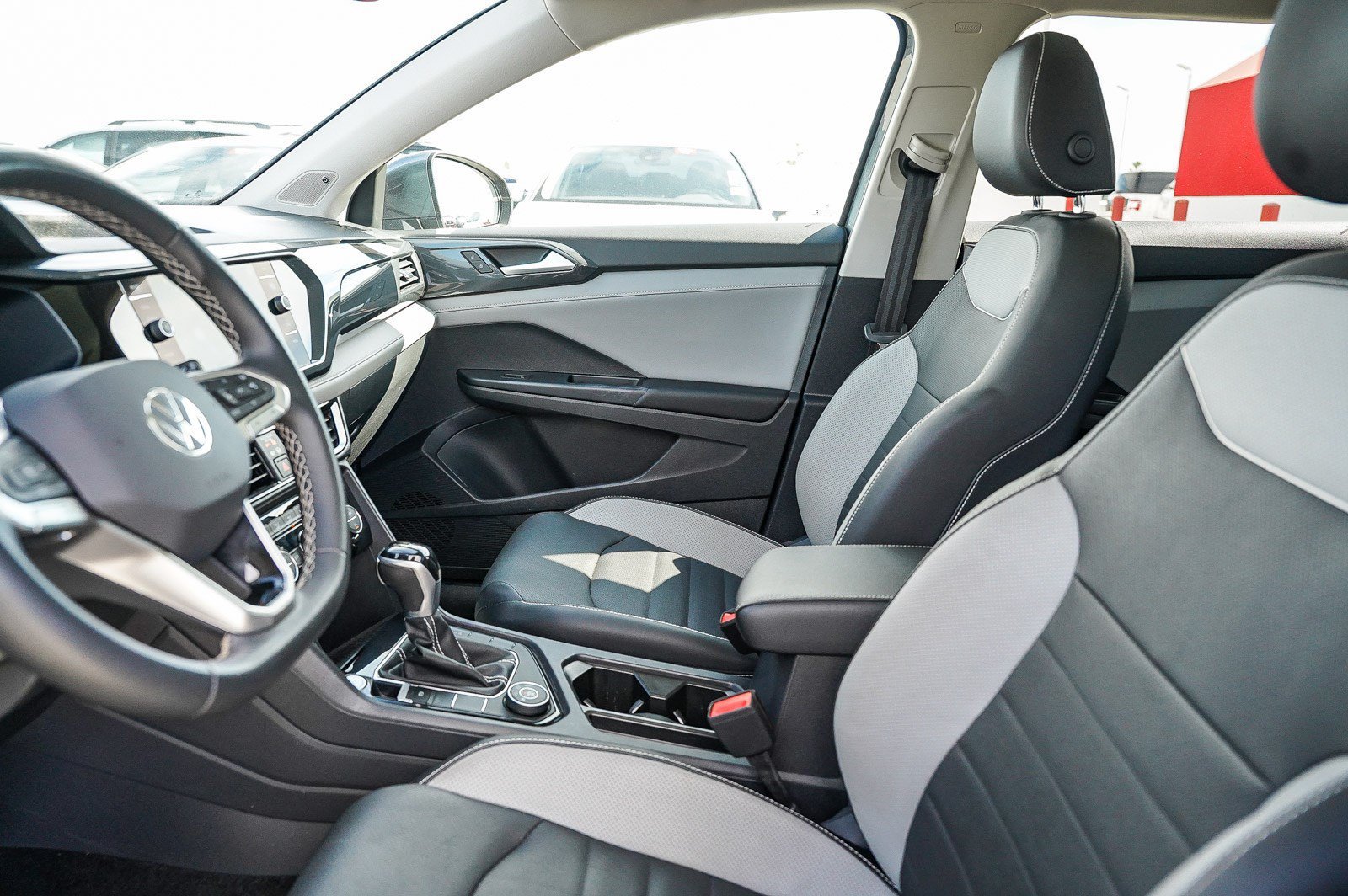Used 2023 Platinum Gray Metallic Volkswagen SEL image 17
