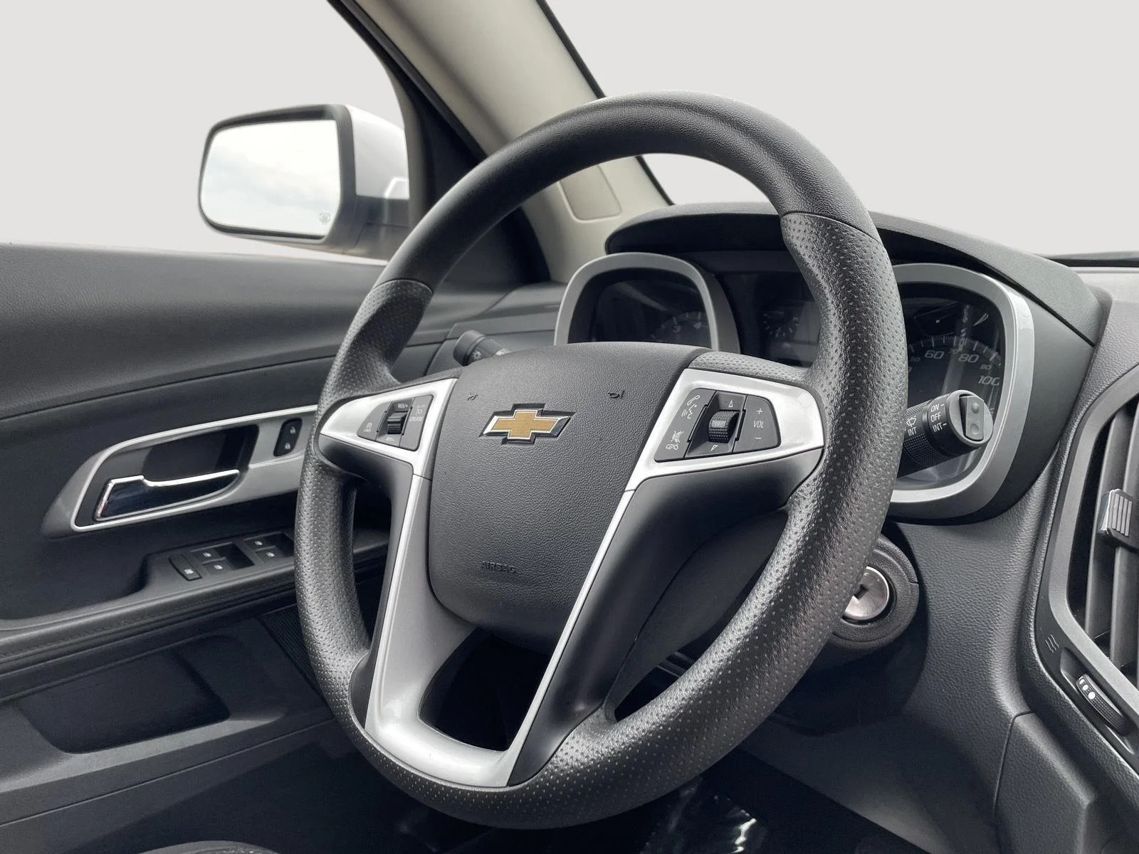 Used 2017 Silver Ice Metallic Chevrolet LT image 18