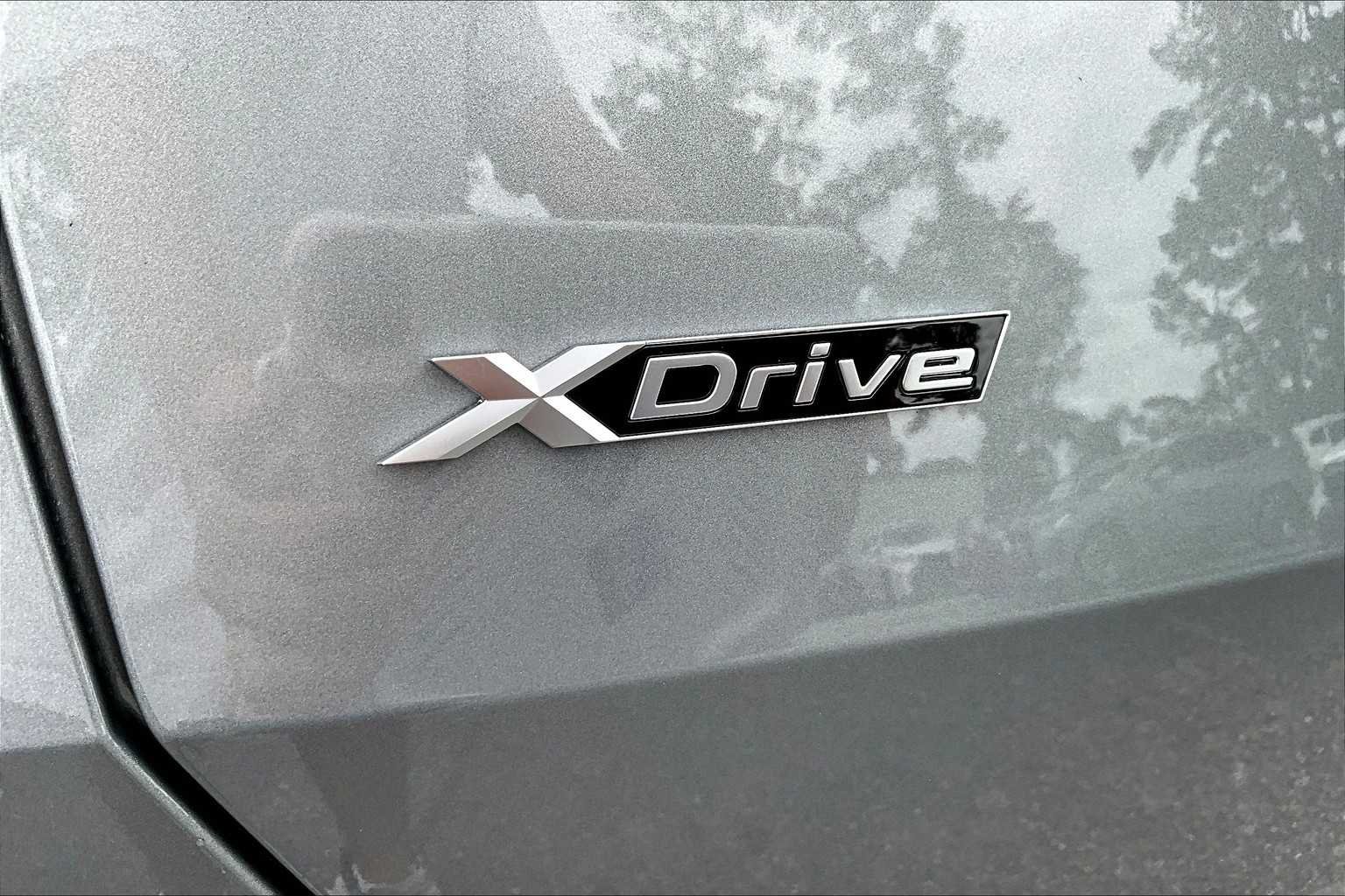 New 2026 Skyscraper Grey Metallic BMW 30 xDrive image 15