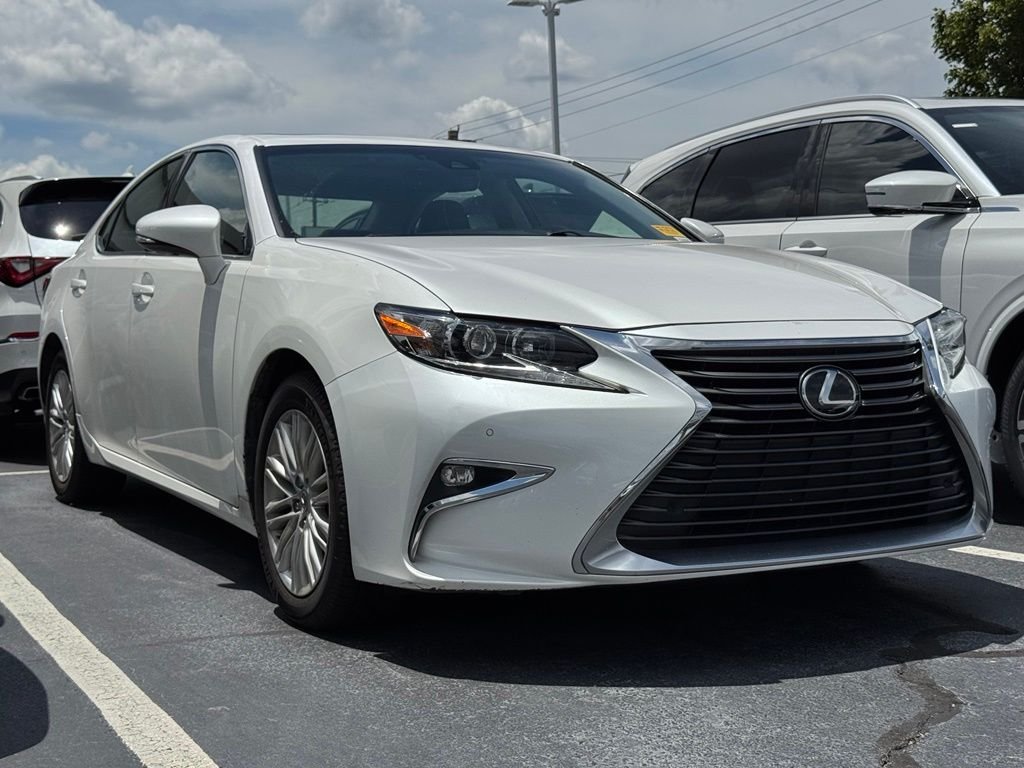 Used 2016 White Lexus 350 image 1