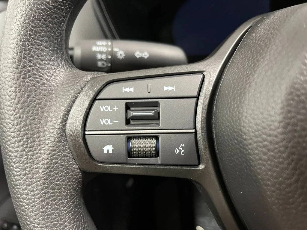 New 2026 Platinum White Pearl Honda AWD EX image 17