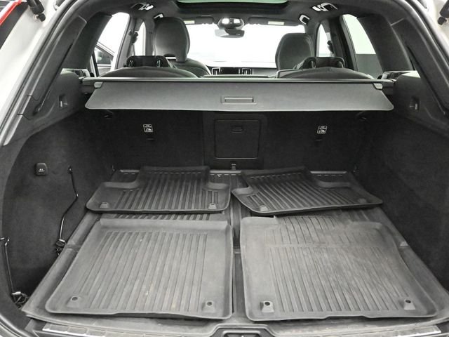 2022 VOLVO XC60 - Image 24