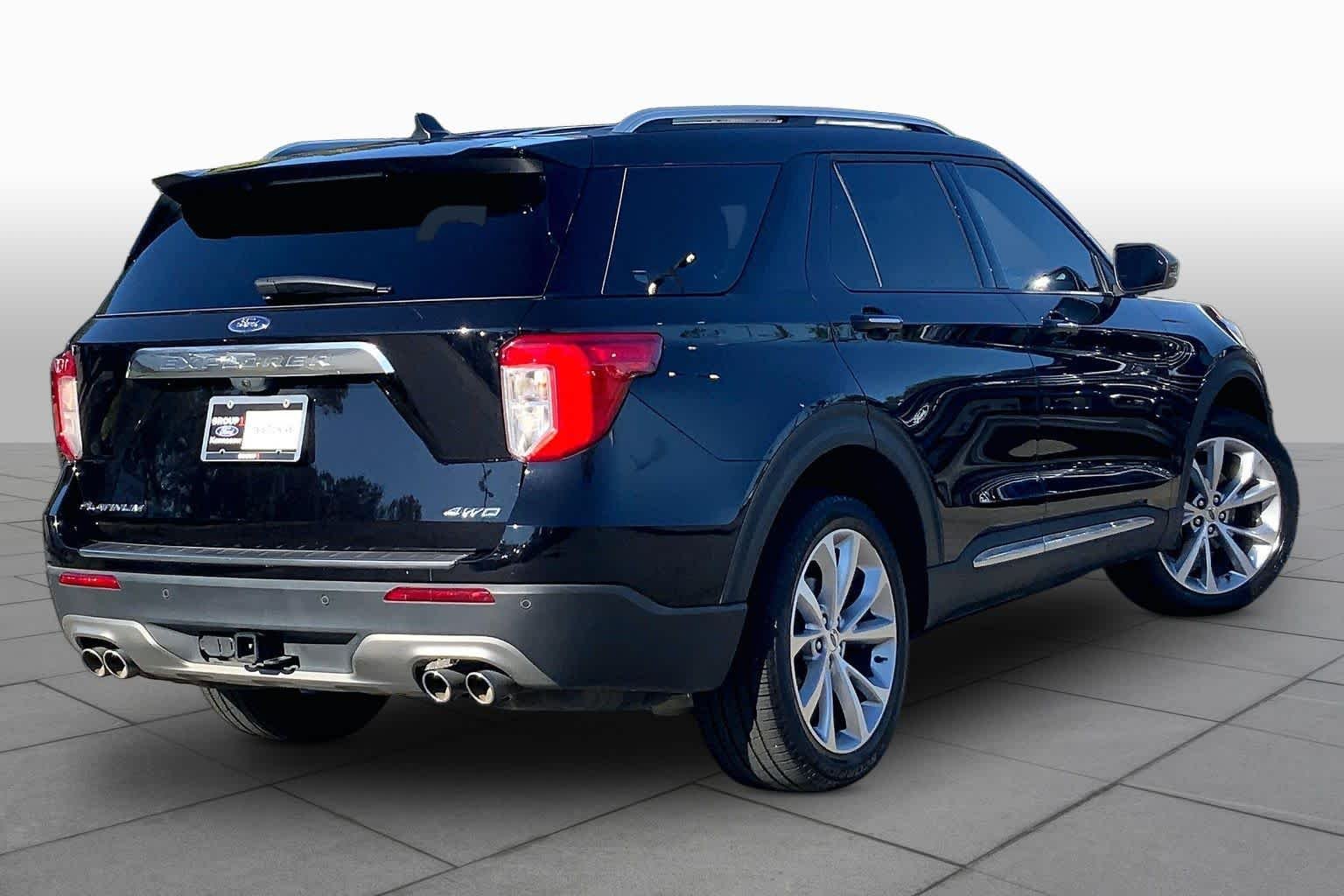 Used 2023 Agate Black Metallic Ford Platinum image 13