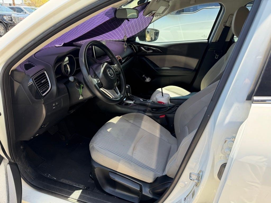 Used 2016 White Mazda i Sport image 6