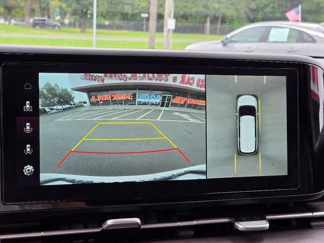 Used 2022 White Kia SX image 33