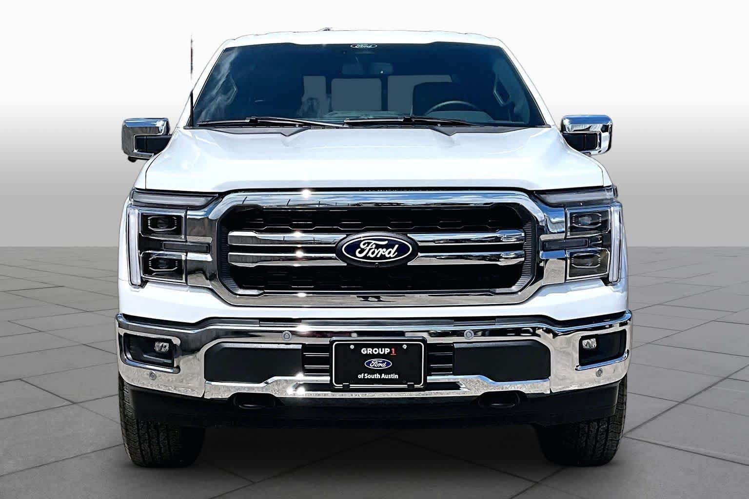 Certified Used 2025 Oxford White Clearcoat Ford LARIAT image 7