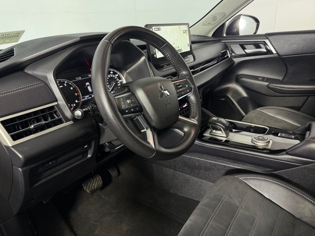 Certified Used 2025 Gray Mitsubishi SE image 23
