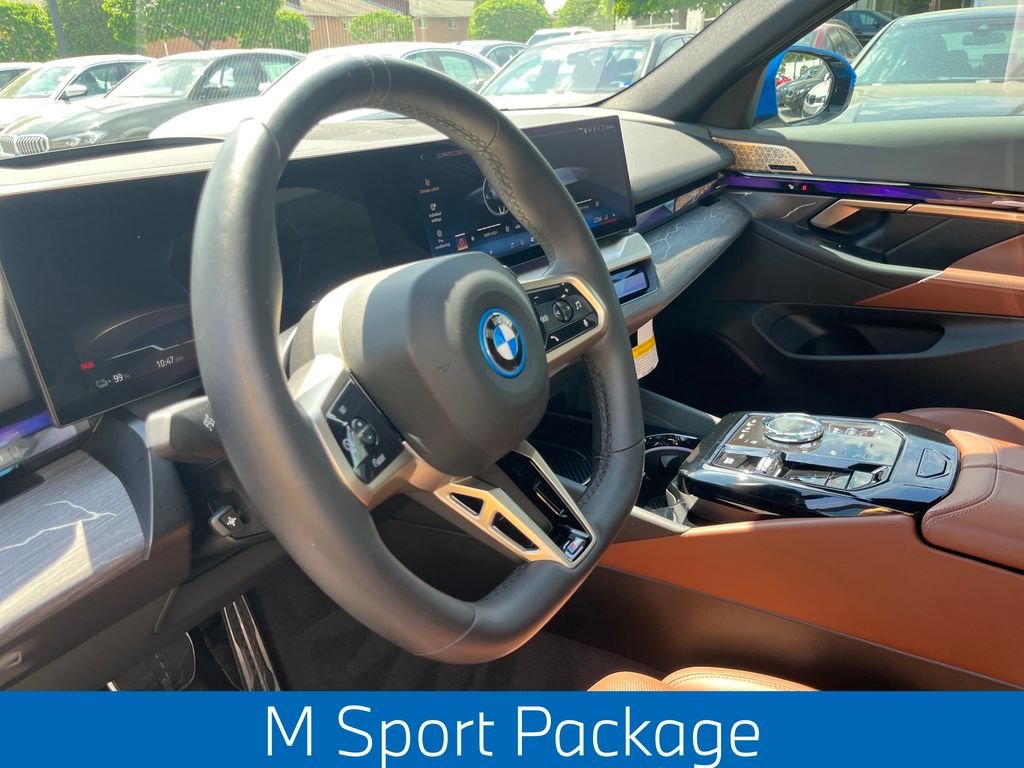 Used 2025  BMW xDrive40 image 5