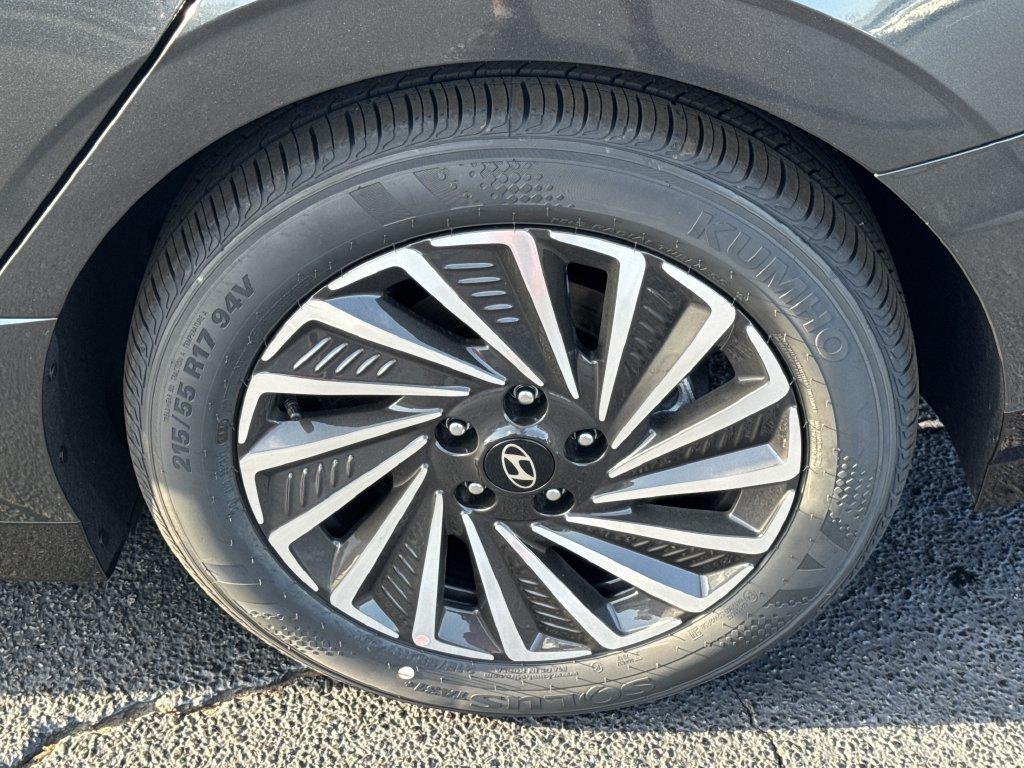 New 2026 Gray Hyundai SEL image 18