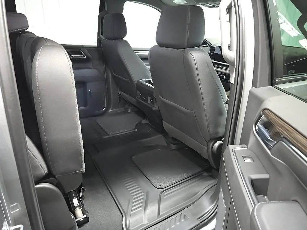 Used 2024 Sterling Gray Metallic Chevrolet LT image 17