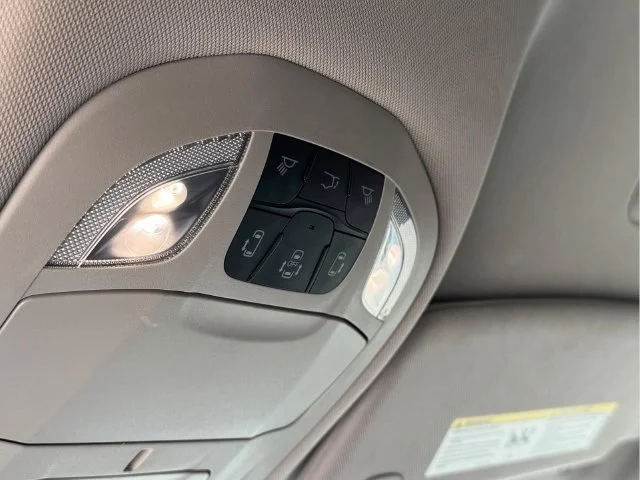 Used 2023 Black Chrysler Touring L image 31